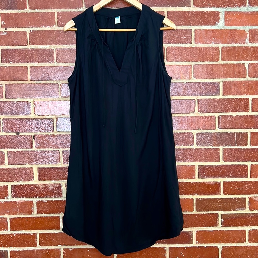 Old Navy black loose fitting dress, size large